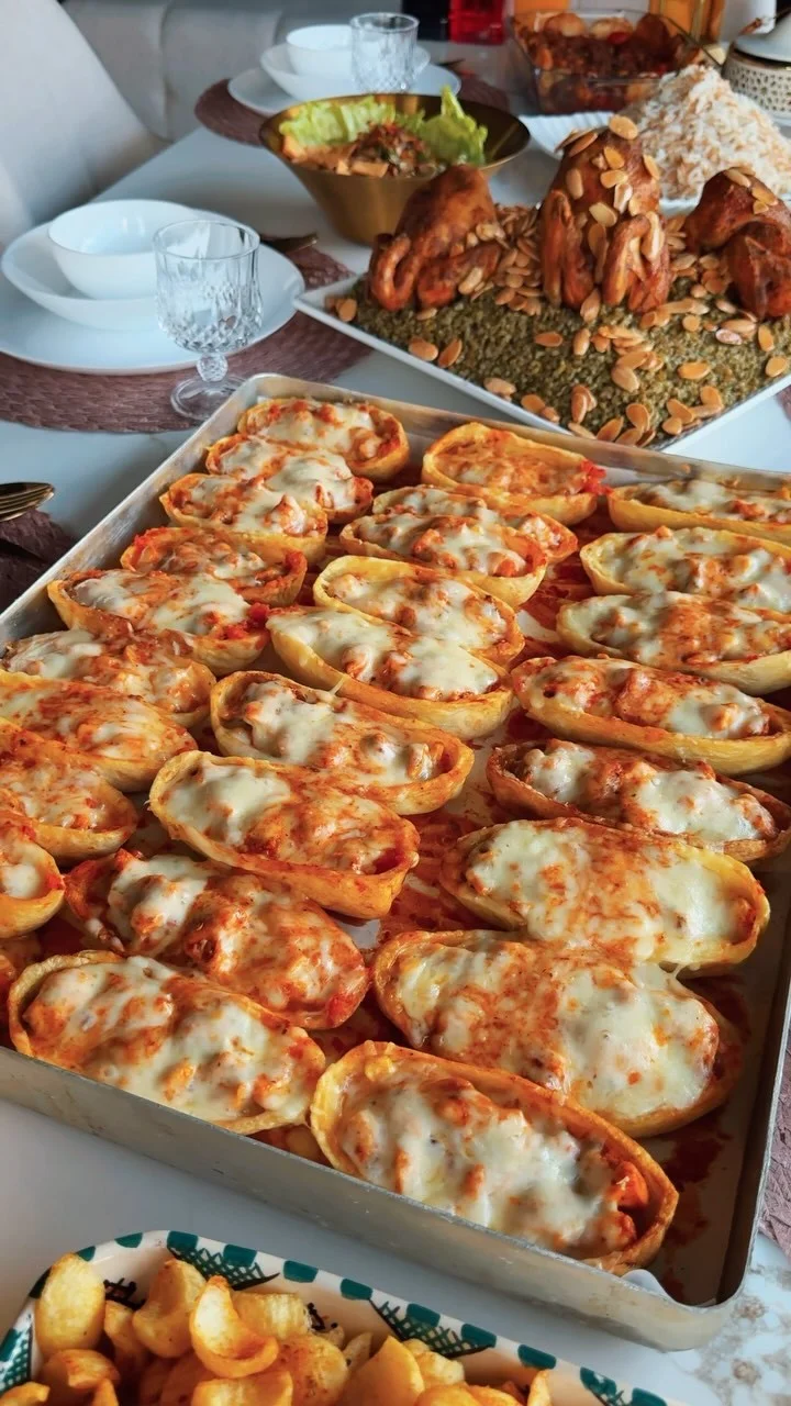 قوارب البطاطا هي حاجة لااازم تجربوها😍 
Potato boats and frekeh for  iftar, what did you have for iftar today?