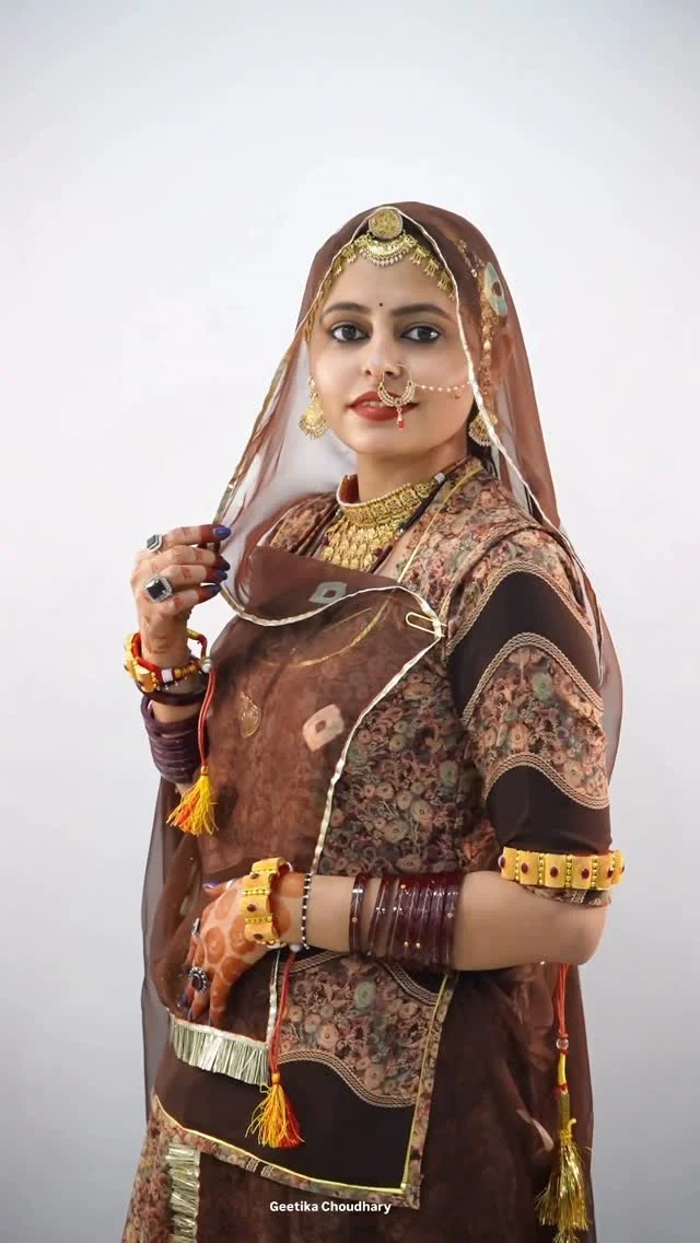 कैसा लगी एडिटिंग 😍 

Outfit ~ @veer_teja_vastar_bhandar 
@radheshyambasat 
Odani ~ @rajeshwar_textile_jodhpur