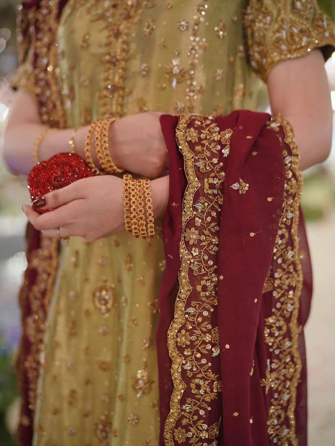 ………….❤️ 

Styled by : @stylebylaibaaa 
Outfit: @shakeelsbyzeeshandanish 
Bag: @daffo_official 
Jewel: @divine_jewels.official 
Hairdo: @sarasalonandspa.karachi 
Captured by: @luminous_studio.official 

#instagram #newpost #new #ɪɴsᴛᴀɢᴏᴏᴅ