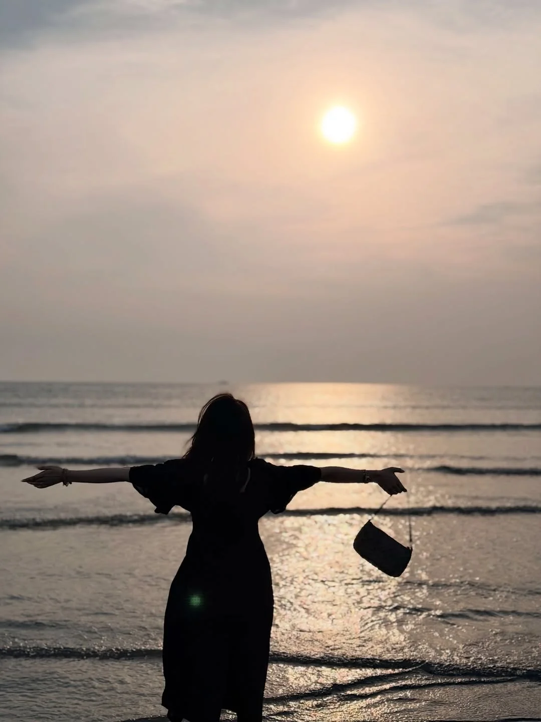 Nostalgia is a seductive liar…..🤍

Outfit: @fourandcostore 

#instagram #ɴᴇᴡᴘᴏsᴛ #new