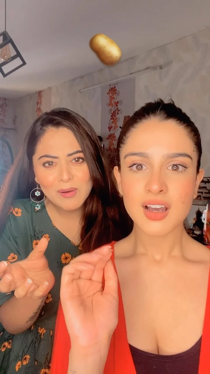 Beda gark 😜😜 @_tunisha.sharma_ 
.
.
.
#reelitfeelit #falaqnaaz #comedy #trendingreels #tunisha #viralreels #