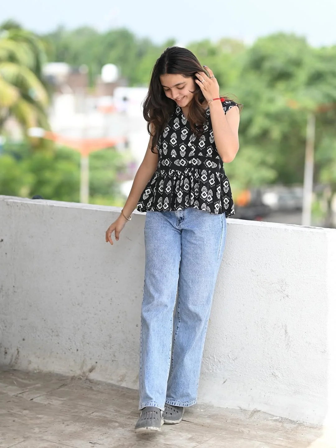 Flip your hair like you just don’t care.💁🏼‍♀️🤍
.
.
.
.
.
📸: @ganesh_khandagle_photography 
#aaryakulkarni #instagram #instapic #post #postoftheday #explore #instafashion