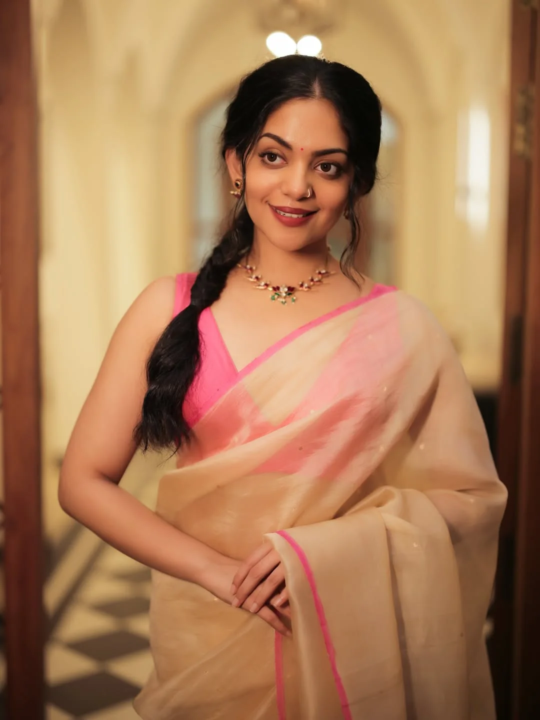 like a desert rose or something like that 🤎💕

Wearing Desert Rose from @siahbyahadishika ✨

Desert Rose - Subtle, Chic & Classy is what this beige pure kora silk saree with a fresh fuchsia pink border is all about. The saree that screams quiet elegance is accentuated with kadhwa buttis all over. The Pallu also has kadhwa buttas in sona-rupa colours ( silver & gold ). While the fabric falls beautifully and is a dream to carry, the colours and the luxe touch to it just makes it perfect for any occasion - big or small. This one’s perfect for keeping and passing on - something that your grand-kids would love just as much as you did!

Shop now on www.siahbyahadishika.com ✨

Hair @lumidestmakeovers 
Location @paradise_luxury_villa 
Saree Draping @pournami_makeovers @dev_ik_aa_a 
Shot by @_mathews_photography 
Jewellery @adorebypriyanka 

#SiahByAhadishika