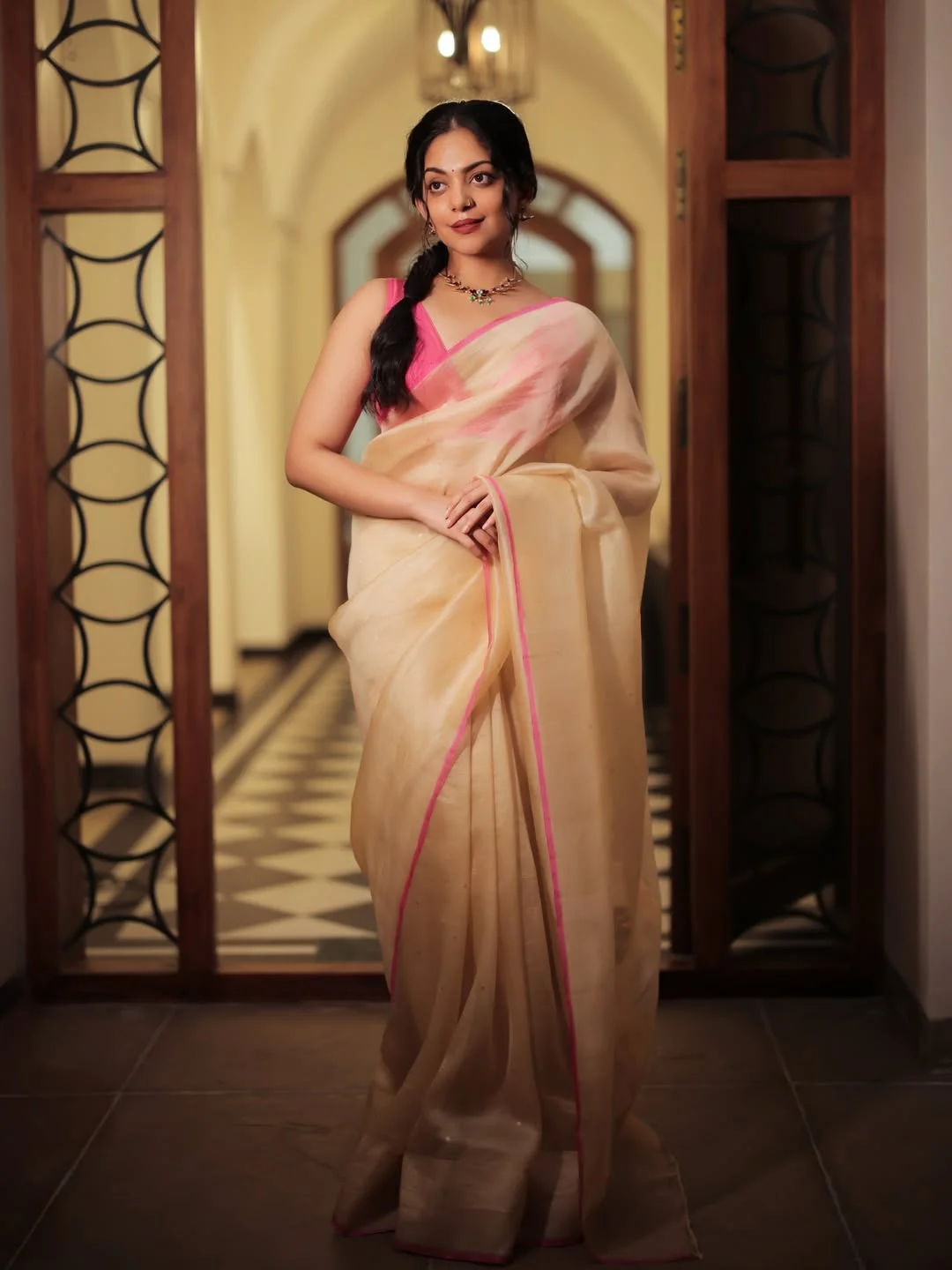 like a desert rose or something like that 🤎💕

Wearing Desert Rose from @siahbyahadishika ✨

Desert Rose - Subtle, Chic & Classy is what this beige pure kora silk saree with a fresh fuchsia pink border is all about. The saree that screams quiet elegance is accentuated with kadhwa buttis all over. The Pallu also has kadhwa buttas in sona-rupa colours ( silver & gold ). While the fabric falls beautifully and is a dream to carry, the colours and the luxe touch to it just makes it perfect for any occasion - big or small. This one’s perfect for keeping and passing on - something that your grand-kids would love just as much as you did!

Shop now on www.siahbyahadishika.com ✨

Hair @lumidestmakeovers 
Location @paradise_luxury_villa 
Saree Draping @pournami_makeovers @dev_ik_aa_a 
Shot by @_mathews_photography 
Jewellery @adorebypriyanka 

#SiahByAhadishika