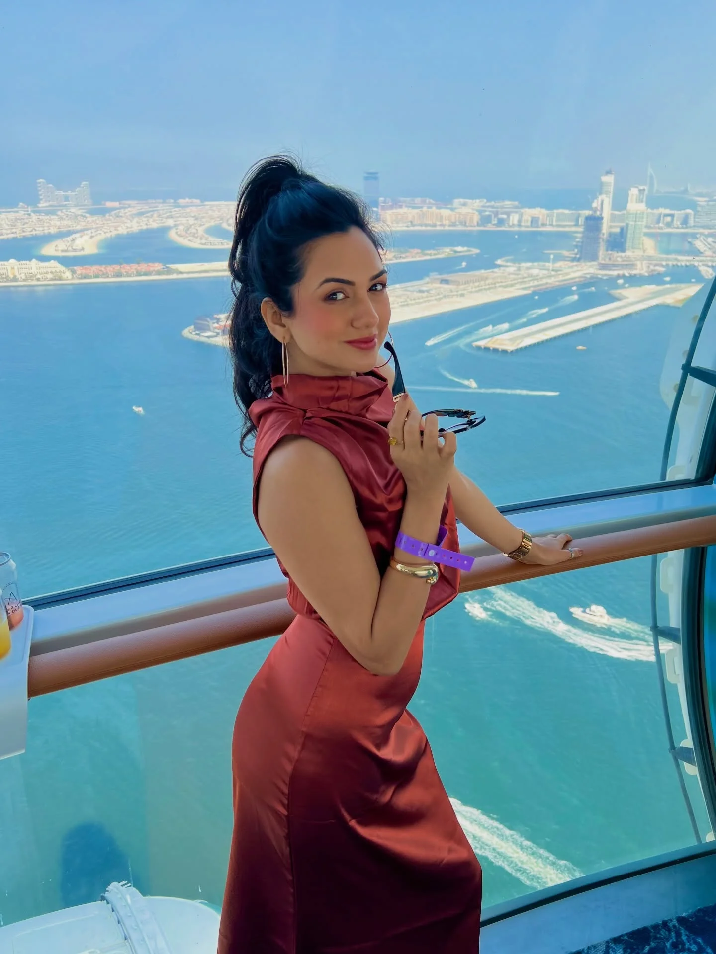 Highlights of my day in one #photodump….. 
.
.
.
.
.
#travelgram #akankshachamola #dubai #curvyfashion