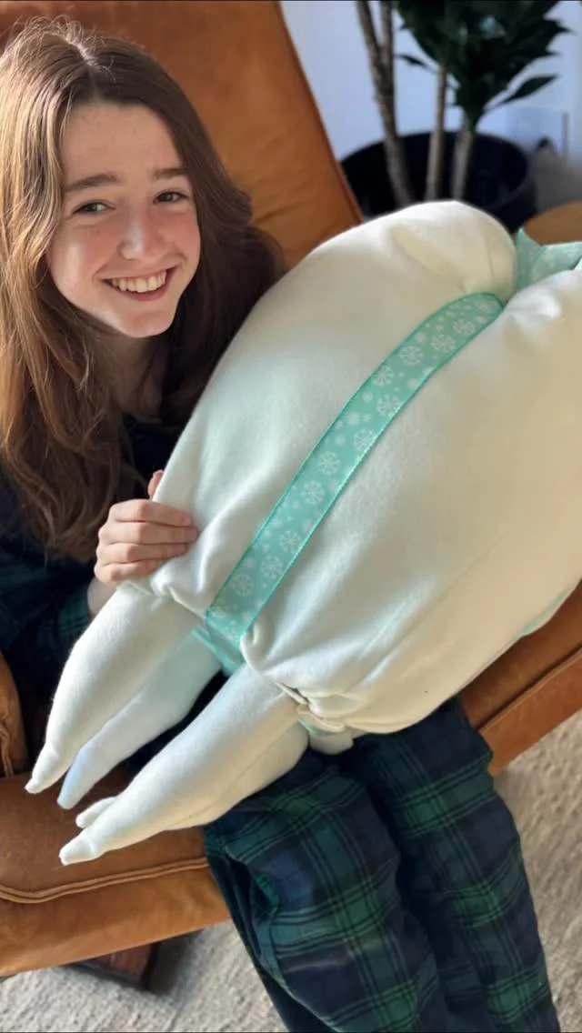 If you request toothpaste for Christmas don’t be surprised when your gift shows up shaped like a tooth 🤩✨🦷 H