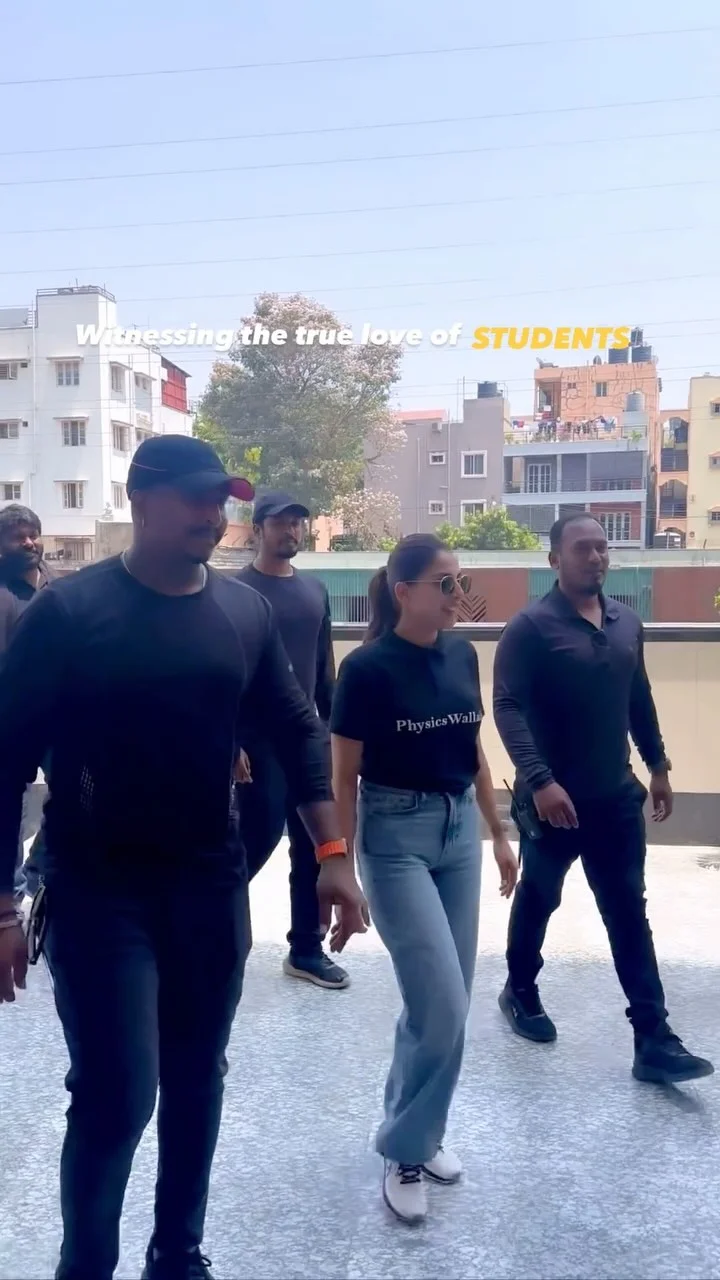 I usually donot go in these events as it is too OVERWHELMING sometimes. Could never imagine itna sara pyar fro